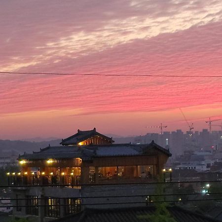 Jeongga Hanok Hotel Jeonju Luaran gambar