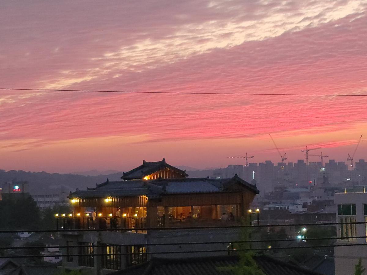 Jeongga Hanok Hotel Jeonju Luaran gambar